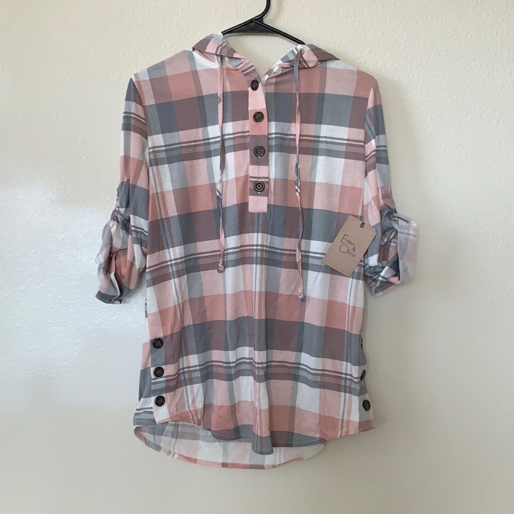 Eden & Olivia. Medium. NWT. Pink and grey hooded tee.